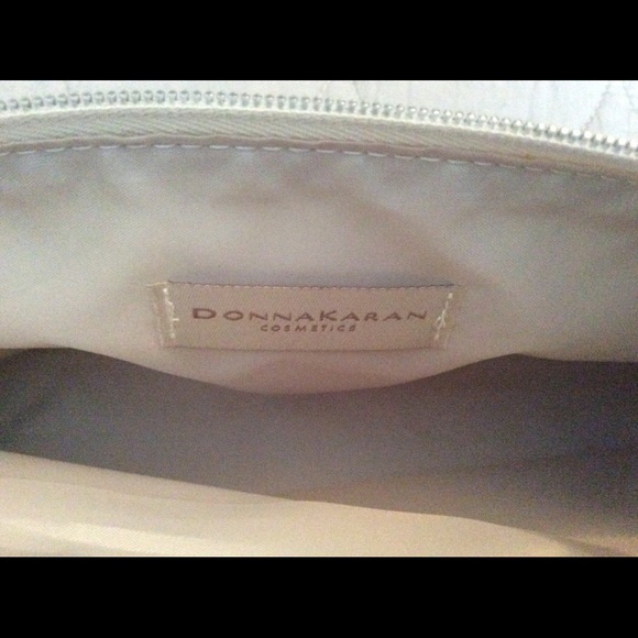 DKNY Cosmetic Bag New - Picture 2 of 8